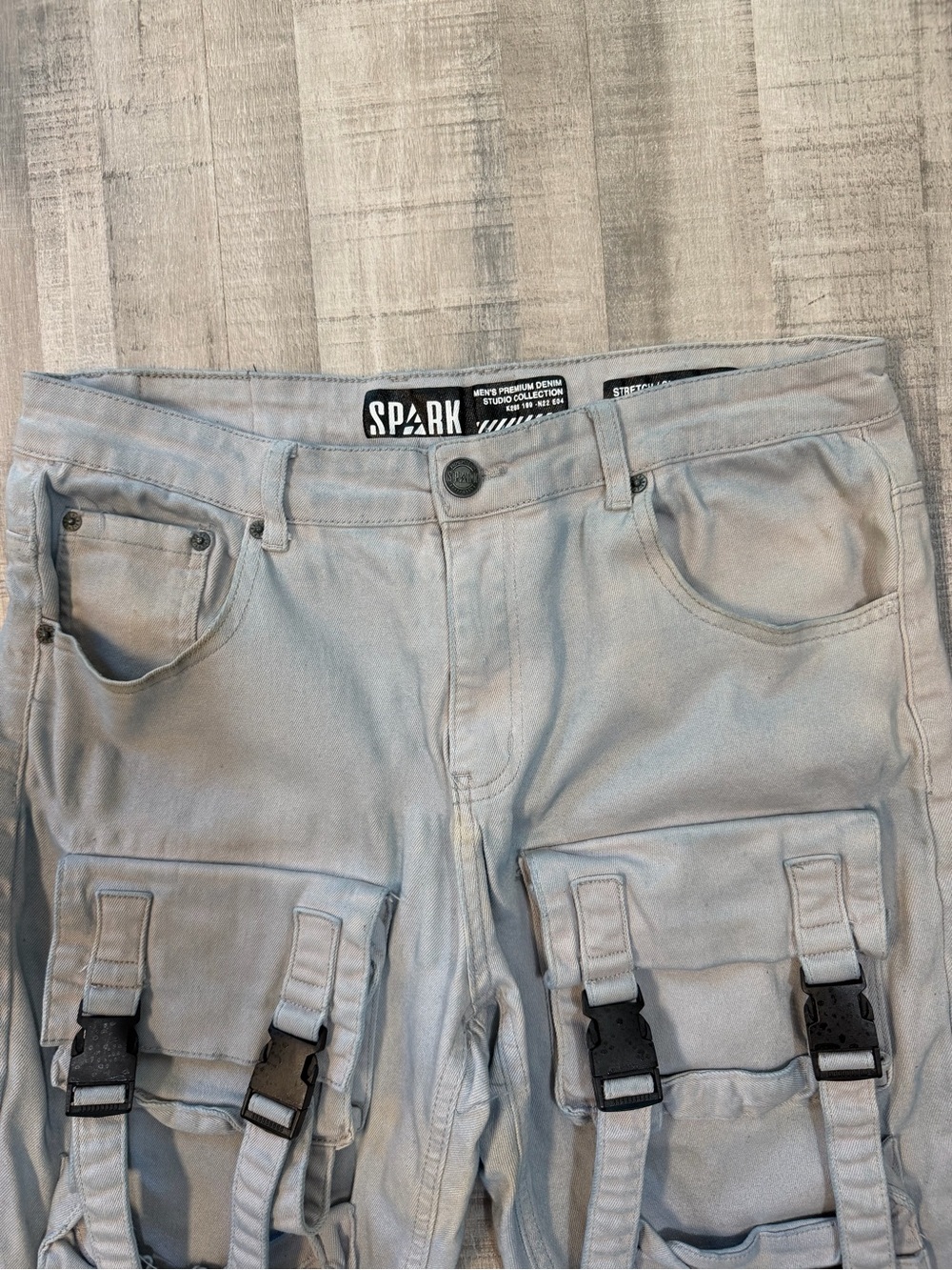 SPARK Y2K Cargo Shorts Mens Size 34 Gray Utility Strap Buckle Goth Skater